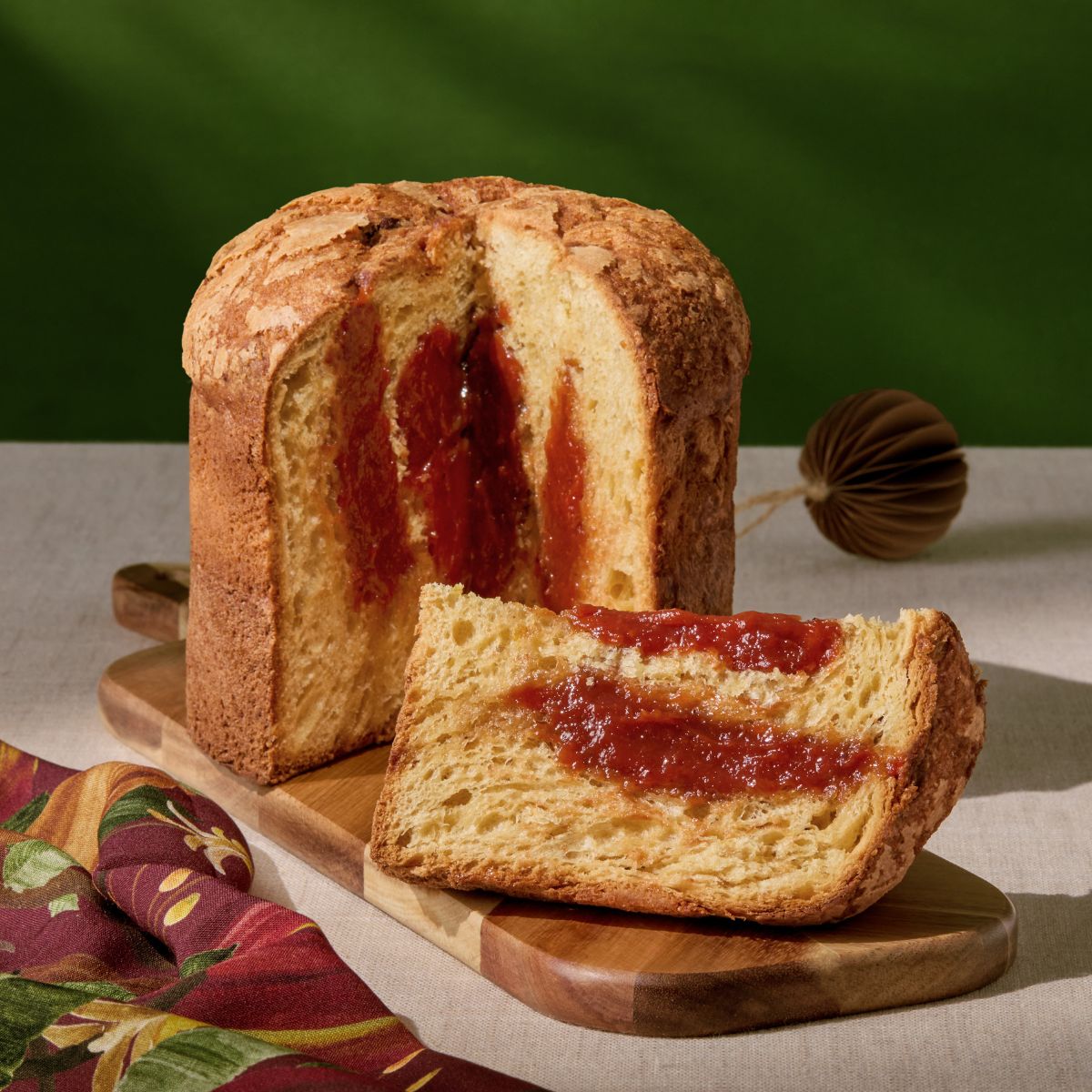 Panetone Recheado Goiabada Cremosa | 650g - Foto 2